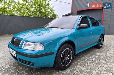 Ліфтбек Skoda Octavia 2003 в Чернівцях