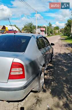 Лифтбек Skoda Octavia 2004 в 