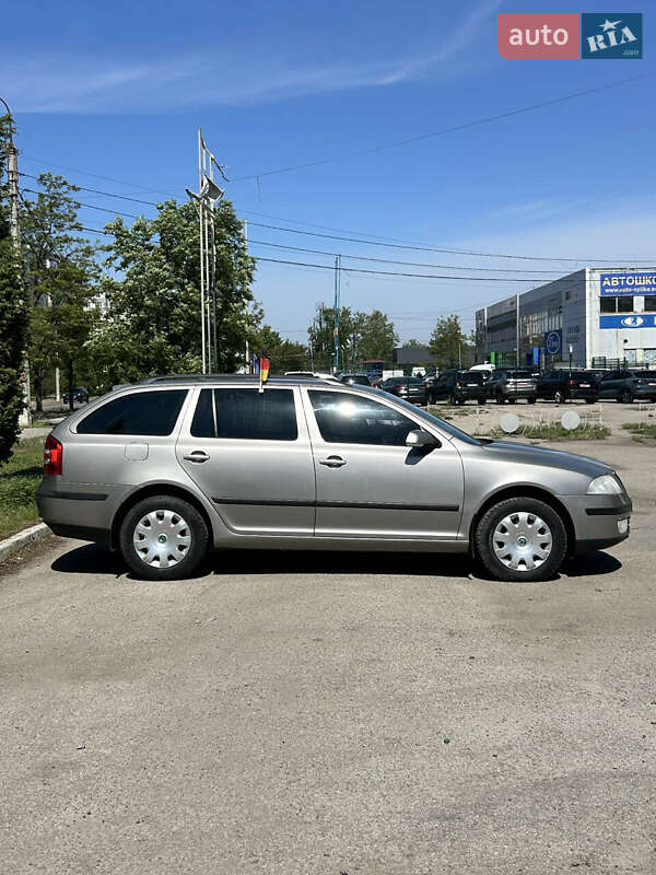 Універсал Skoda Octavia 2008 в Сумах