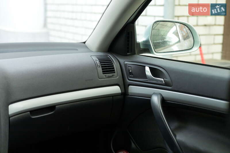 Універсал Skoda Octavia 2012 в Харкові