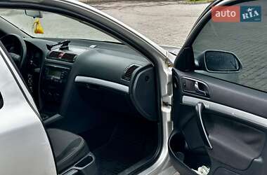 Лифтбек Skoda Octavia 2004 в 