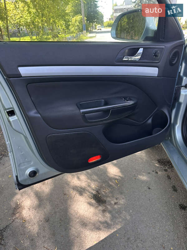 Универсал Skoda Octavia 2009 в Староконстантинове
