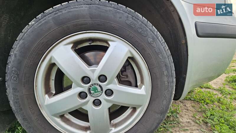 Лифтбек Skoda Octavia 2004 в Полтаве