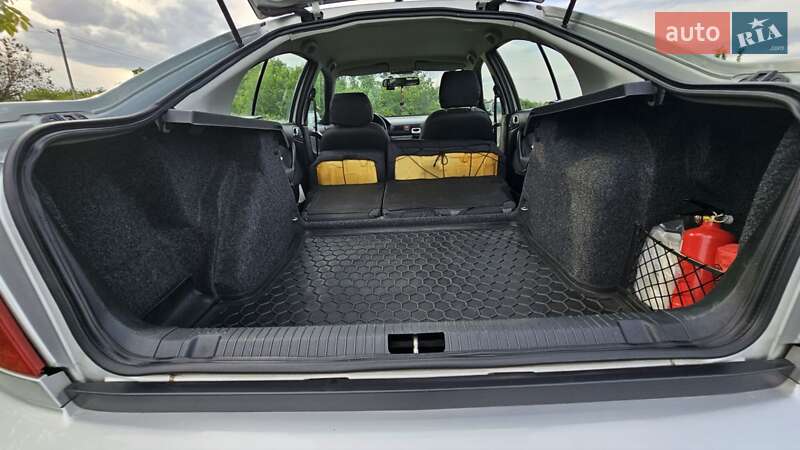 Лифтбек Skoda Octavia 2004 в Полтаве