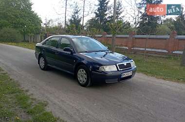 Лифтбек Skoda Octavia 2002 в 