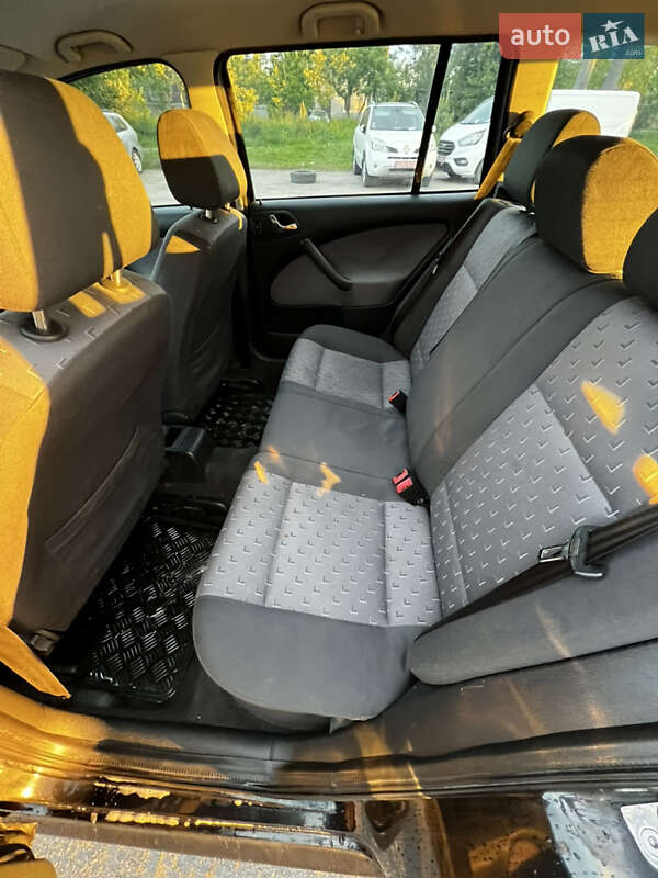 Універсал Skoda Octavia 2004 в Луцьку