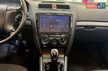 Лифтбек Skoda Octavia 2008 в 