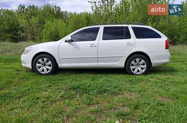 Універсал Skoda Octavia 2012 в 