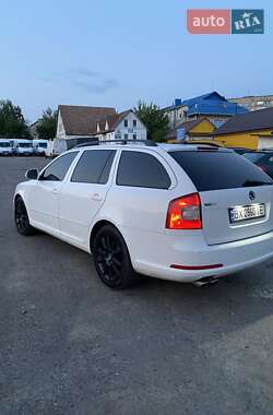 Универсал Skoda Octavia 2010 в 
