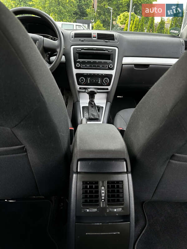 Универсал Skoda Octavia 2011 в Нововолынске