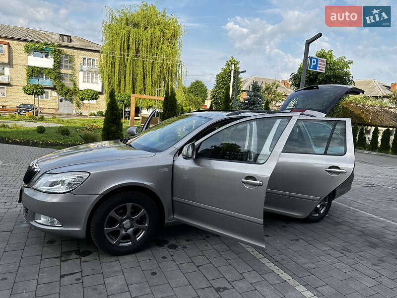 Универсал Skoda Octavia 2011 в Нововолынске