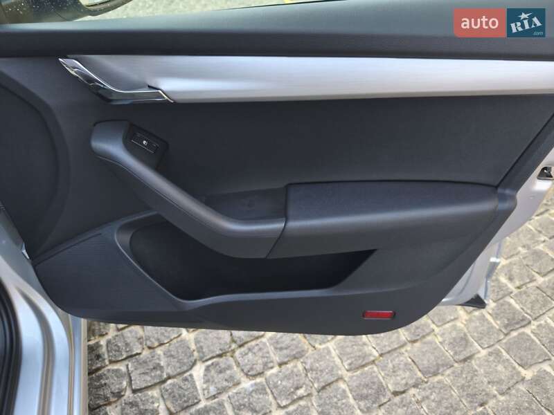 Універсал Skoda Octavia 2017 в Звягелі