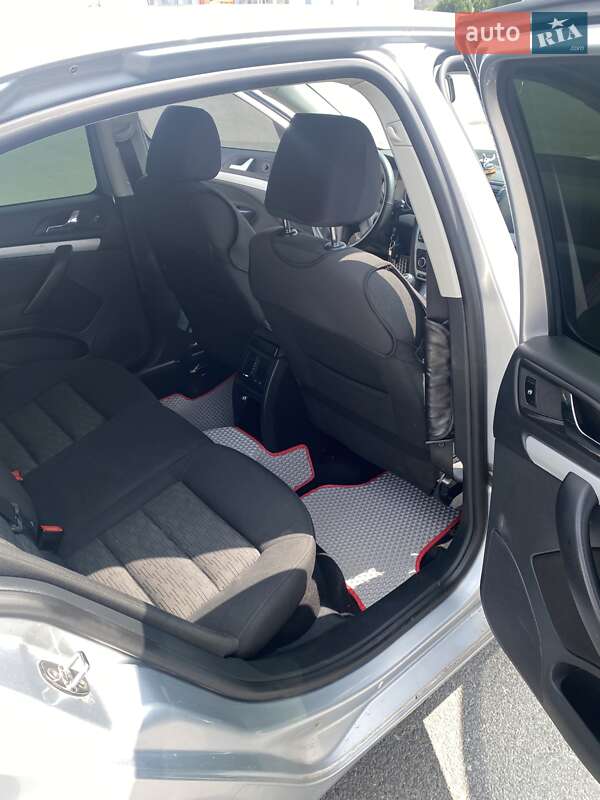 Лифтбек Skoda Octavia 2011 в Мирополе