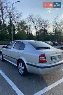Ліфтбек Skoda Octavia 2004 в 