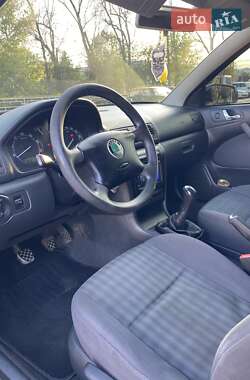 Ліфтбек Skoda Octavia 2004 в 