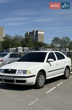 Лифтбек Skoda Octavia 2002 в Киеве