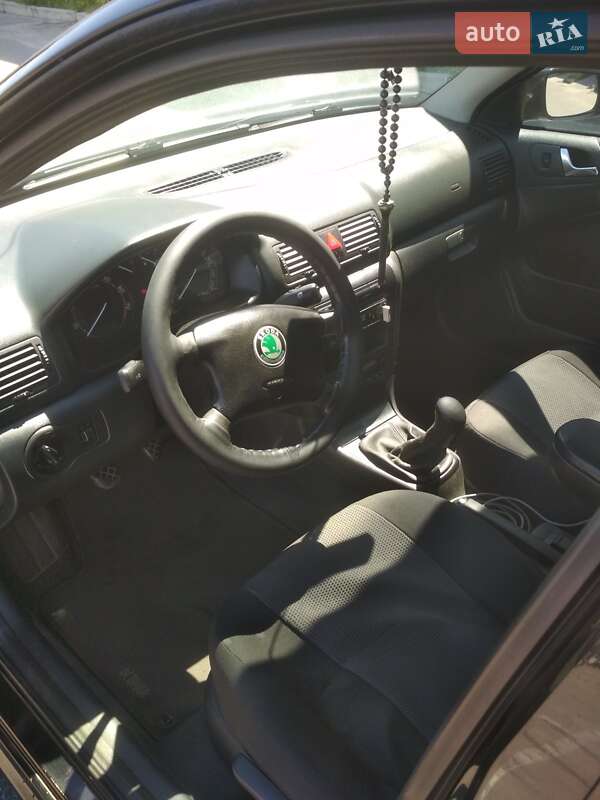 Лифтбек Skoda Octavia 2004 в Полтаве