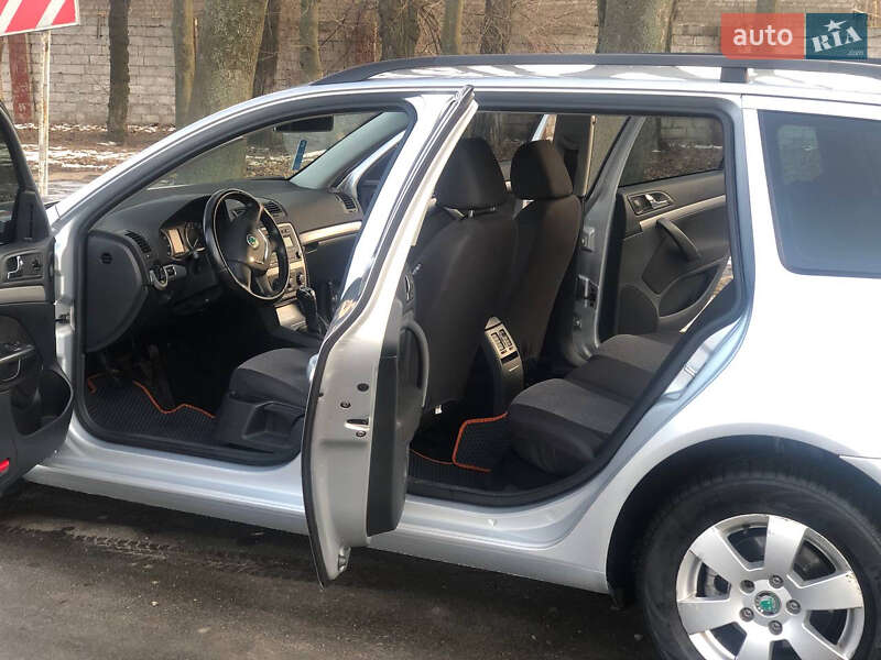 Універсал Skoda Octavia 2012 в Дніпрі
