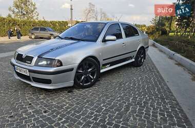 Лифтбек Skoda Octavia 2002 в Днепре