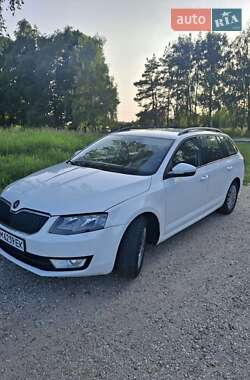 Універсал Skoda Octavia 2015 в Глухові
