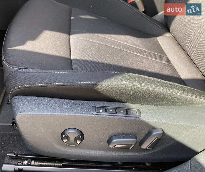 Универсал Skoda Octavia 2021 в Львове