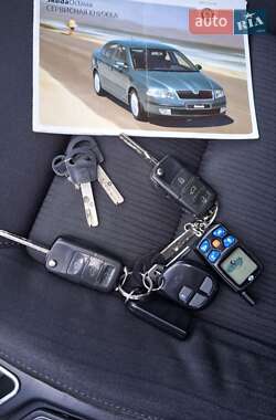 Лифтбек Skoda Octavia 2005 в 