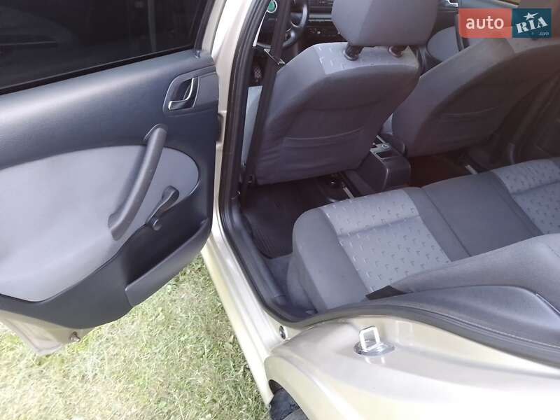 Лифтбек Skoda Octavia 2006 в Дрогобыче