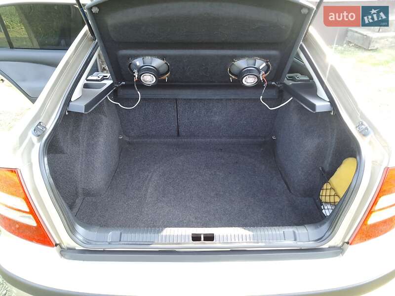 Лифтбек Skoda Octavia 2006 в Дрогобыче