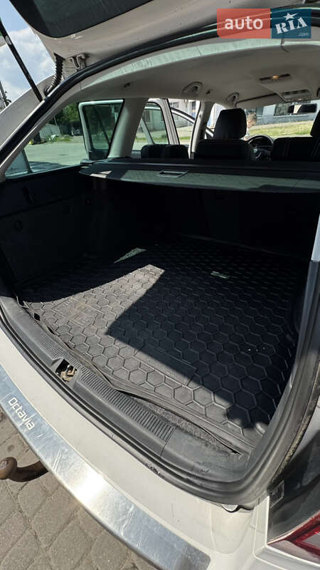 Універсал Skoda Octavia 2011 в Івано-Франківську