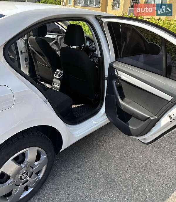Лифтбек Skoda Octavia 2015 в Киеве