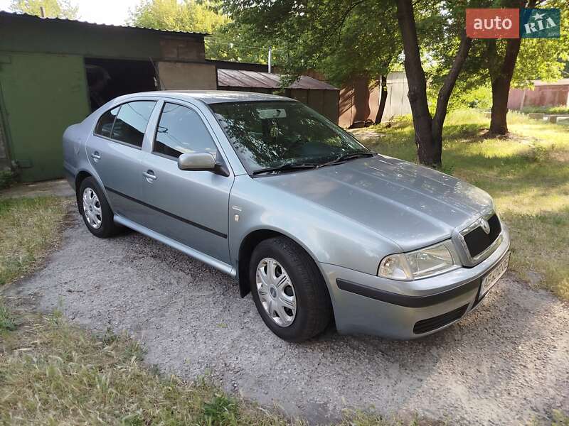 Лифтбек Skoda Octavia 2004 в 