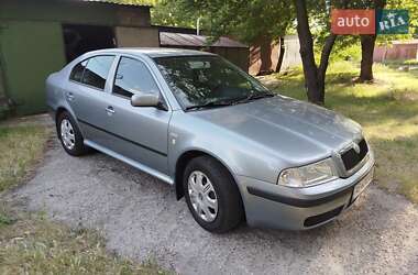 Лифтбек Skoda Octavia 2004 в 
