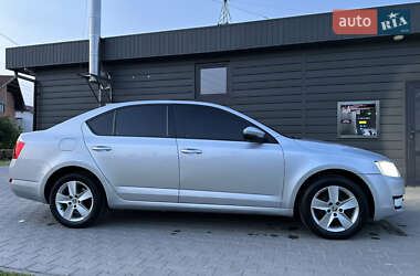 Лифтбек Skoda Octavia 2015 в 