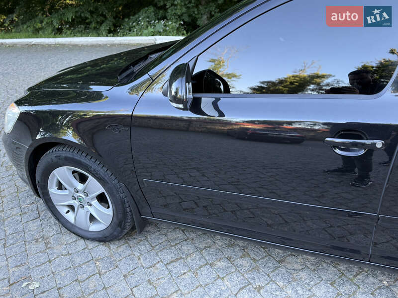 Ліфтбек Skoda Octavia 2012 в Чернівцях