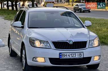Універсал Skoda Octavia 2012 в 