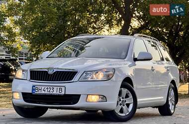 Універсал Skoda Octavia 2012 в 