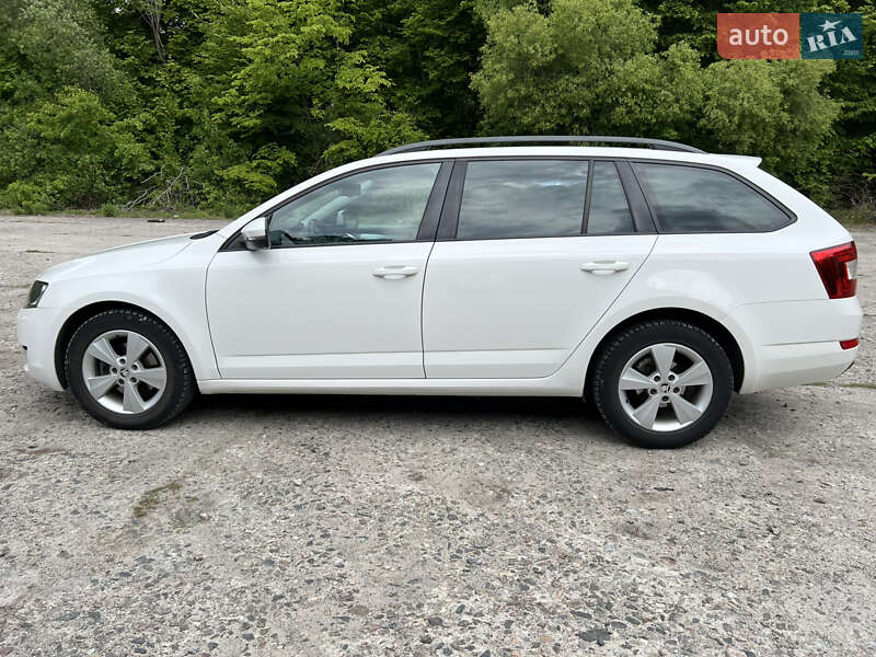Универсал Skoda Octavia 2014 в Остроге