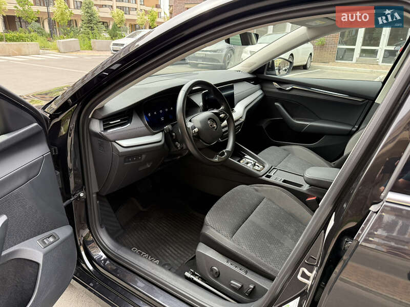 Универсал Skoda Octavia 2021 в Киеве