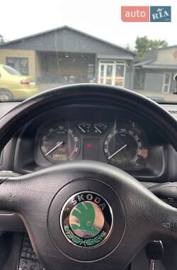 Лифтбек Skoda Octavia 2004 в 
