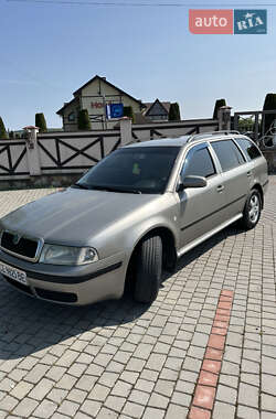 Універсал Skoda Octavia 2008 в Чернівцях