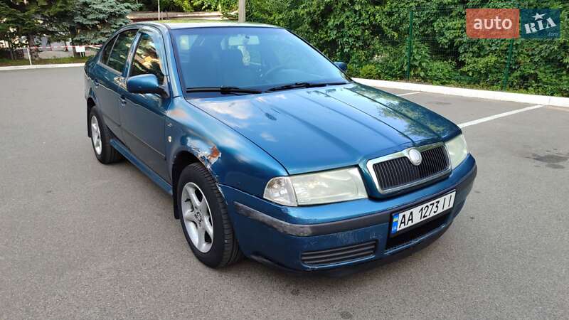 Лифтбек Skoda Octavia 2003 в Буче