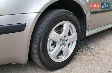 Лифтбек Skoda Octavia 2008 в 
