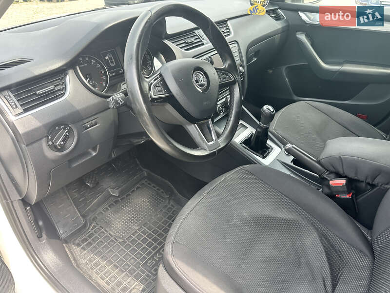 Ліфтбек Skoda Octavia 2015 в Іршаві