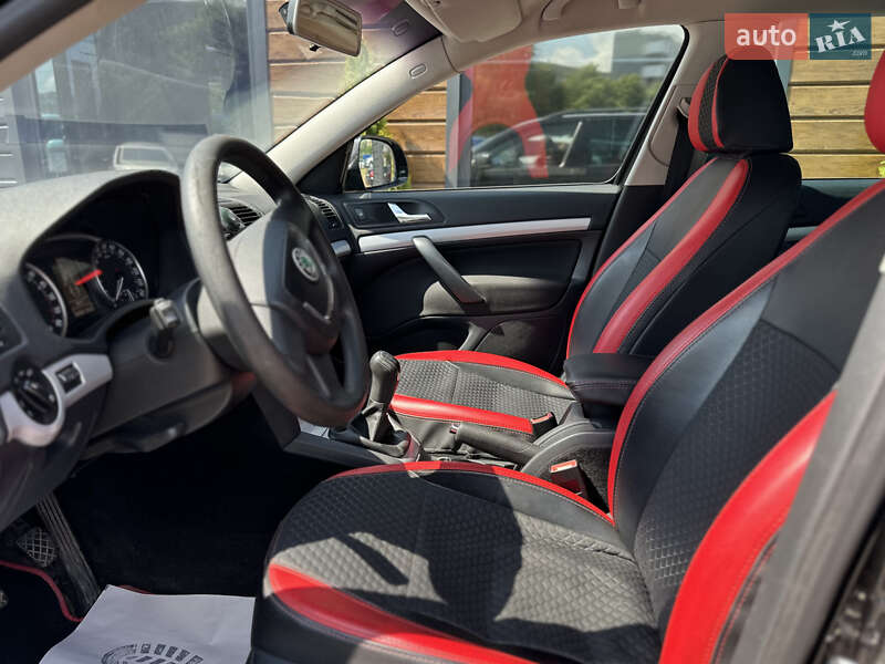 Универсал Skoda Octavia 2012 в Шептицькому