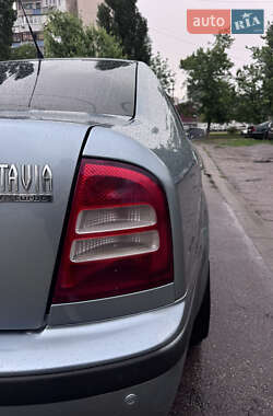 Лифтбек Skoda Octavia 2004 в 