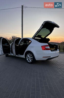 Лифтбек Skoda Octavia 2017 в Золочеве