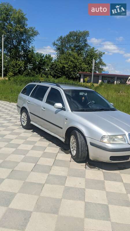Универсал Skoda Octavia 2001 в Самборе