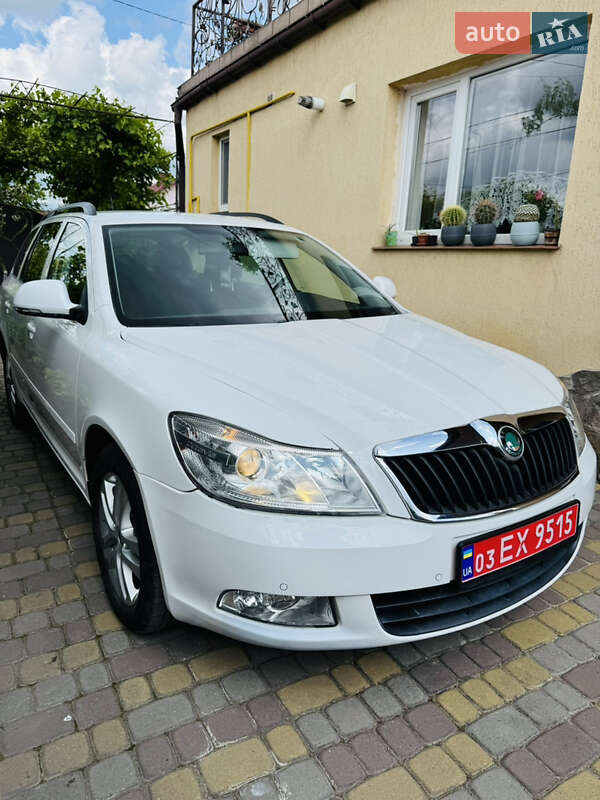 Універсал Skoda Octavia 2012 в Житомирі