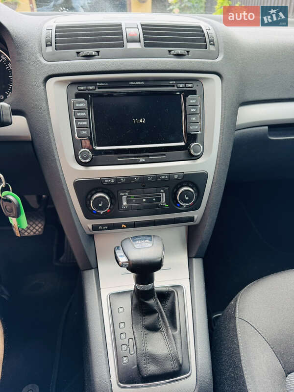 Універсал Skoda Octavia 2012 в Житомирі