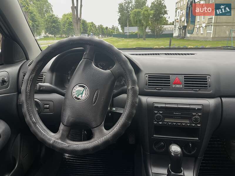 Лифтбек Skoda Octavia 2006 в Теофиполе